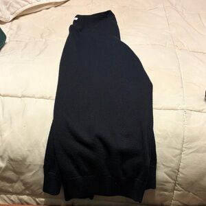 Amazon Essentials Black Crewneck Sweater